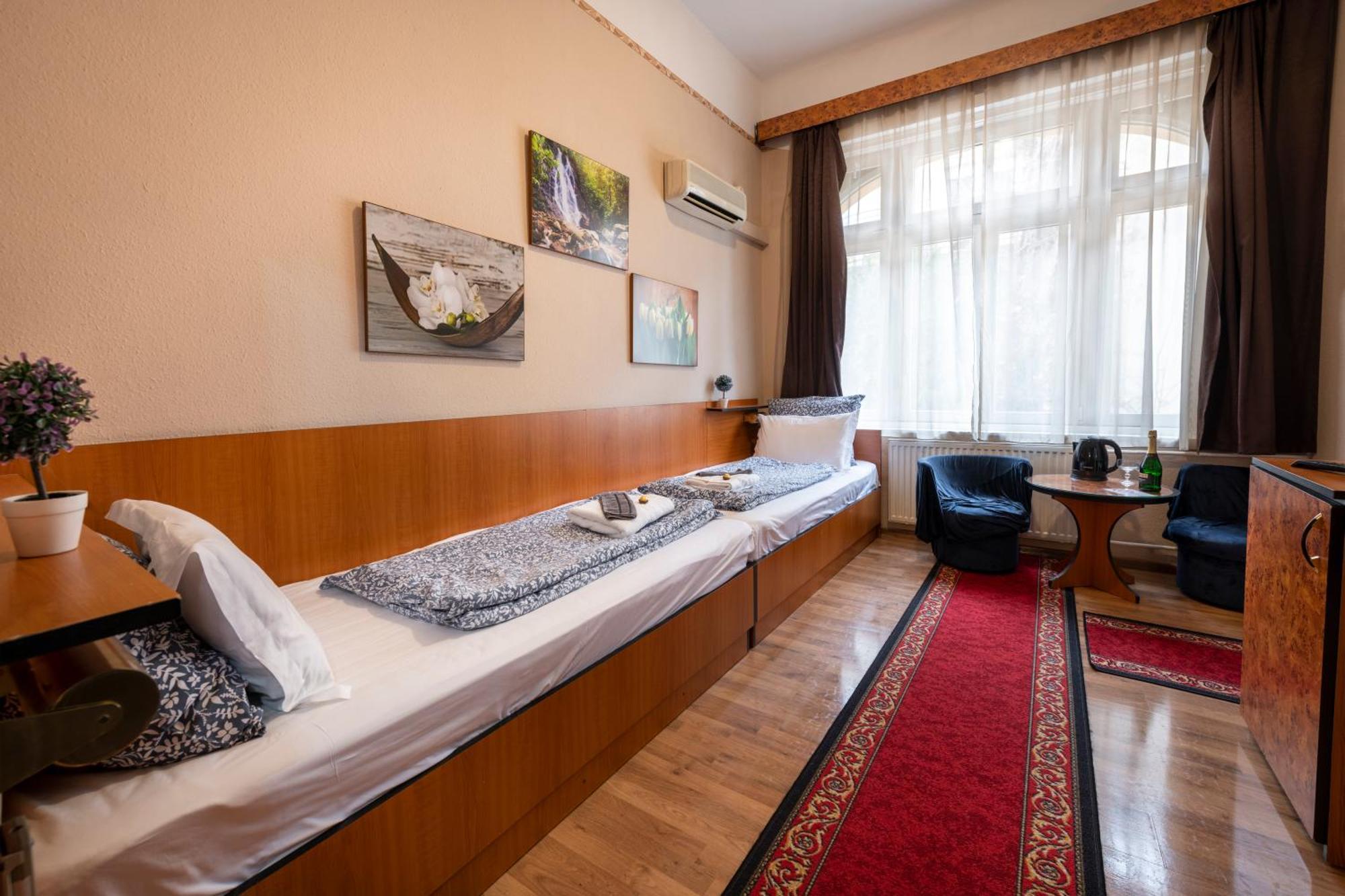 Hotel Kristal Gellert Hill 布达佩斯 外观 照片
